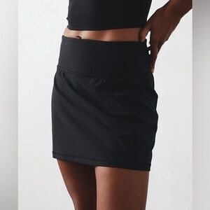Athleta Salutation Stash High Rise 14 1/2 “ Skort Size Medium